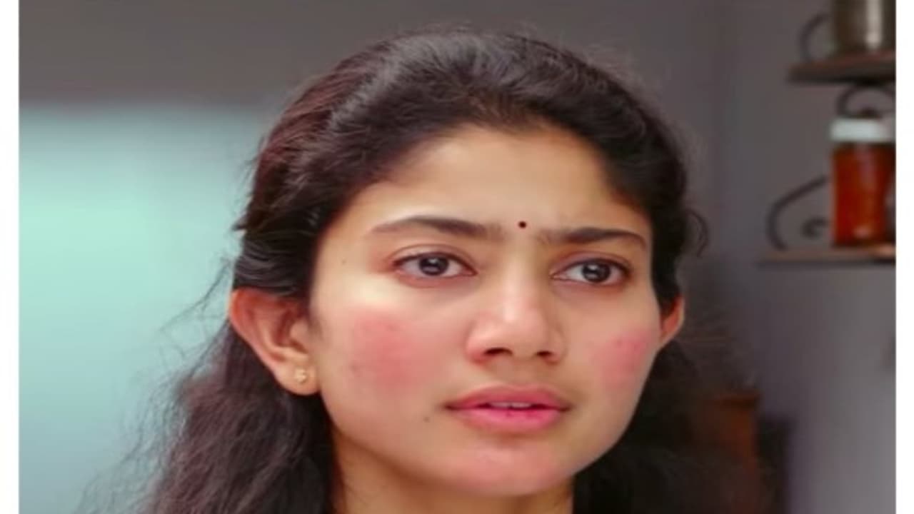 மன உளைச்சலுக்கு ஆளான சாய் பல்லவி...! அப்படி என்ன நடந்தது...! மன உளைச்சலுக்கு ஆளான சாய் பல்லவி...! அப்படி என்ன நடந்தது...!