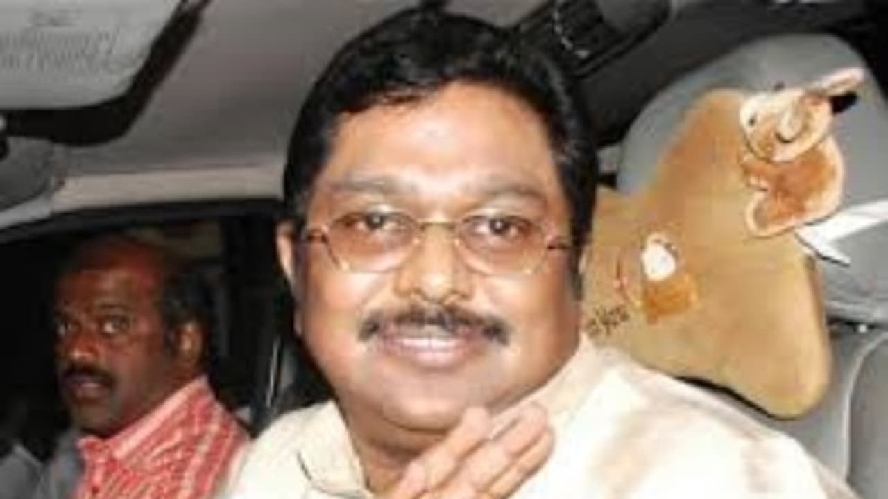 அதிரடியாக களத்தில் இறங்கும் டி.டி.வி.தினகரன் !! 18 எம்எல்ஏக்களுடன் அஞ்சலி செலுத்த ஜெ.நினைவிடம் செல்கிறார் !!! அதிரடியாக களத்தில் இறங்கும் டி.டி.வி.தினகரன் !! 18 எம்எல்ஏக்களுடன் அஞ்சலி செலுத்த ஜெ.நினைவிடம் செல்கிறார் !!!