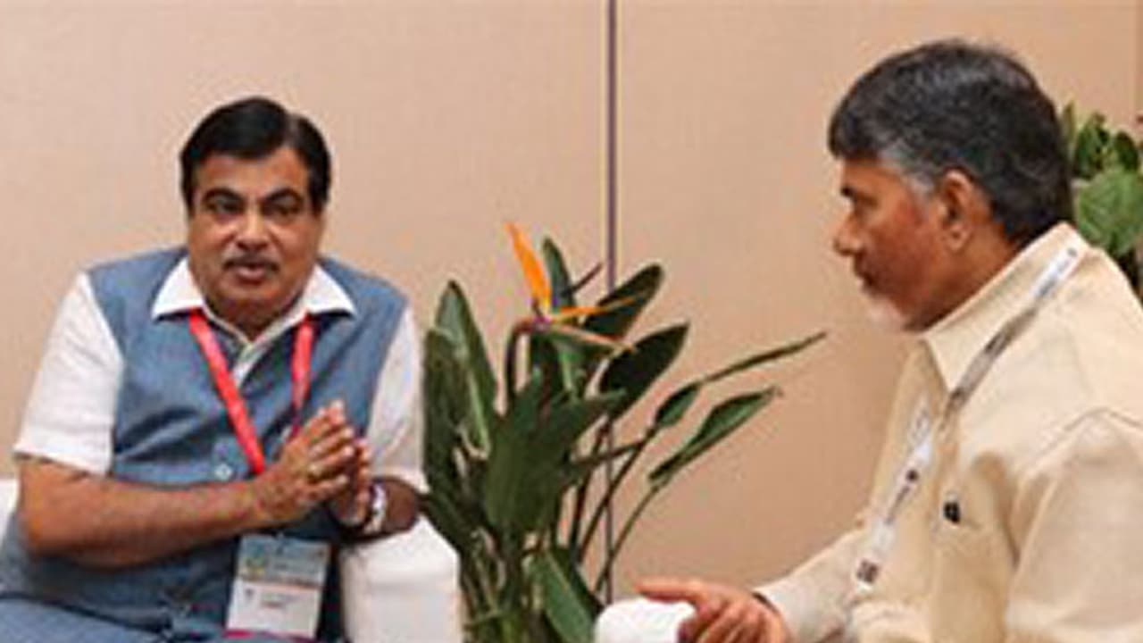 చంద్రబాబుకు గడ్కరీ లేఖ....అయోమయంలో ఏపీ సర్కార్ చంద్రబాబుకు గడ్కరీ లేఖ....అయోమయంలో ఏపీ సర్కార్