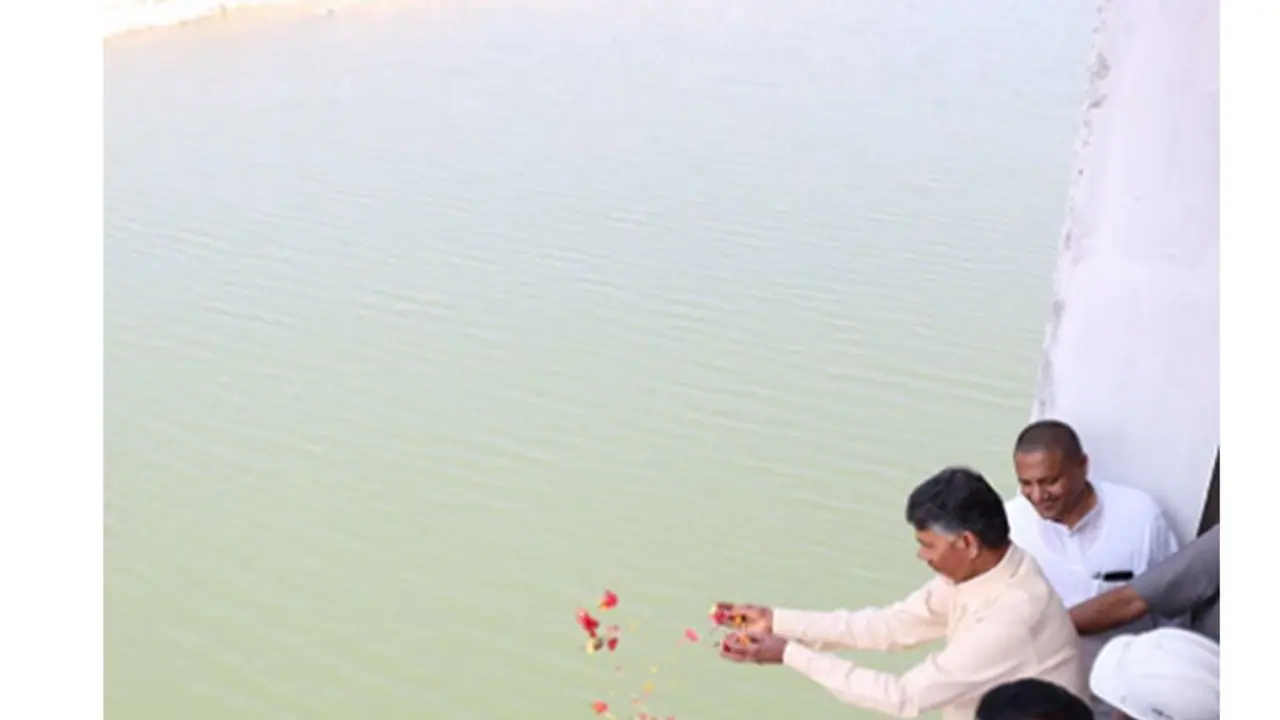 "ముచ్చుమర్రి రాయలసీమకు ప్రాణనాడి" అంటే అతిశయోక్తే! "ముచ్చుమర్రి రాయలసీమకు ప్రాణనాడి" అంటే అతిశయోక్తే!