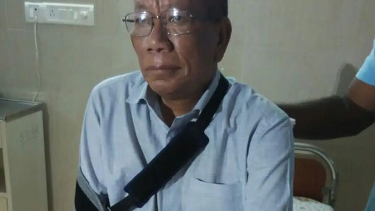 Ex MP, former top cop Sangliana suffers a fractured wrist Ex MP, former top cop Sangliana suffers a fractured wrist