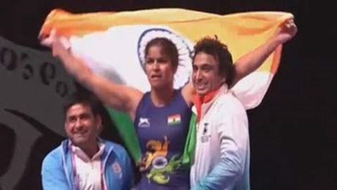 ஆசிய மல்யுத்த போட்டியில் இந்தியாவுக்கு முதல் தங்கத்தை வாங்கி கொடுத்த வீராங்கனை... ஆசிய மல்யுத்த போட்டியில் இந்தியாவுக்கு முதல் தங்கத்தை வாங்கி கொடுத்த வீராங்கனை...