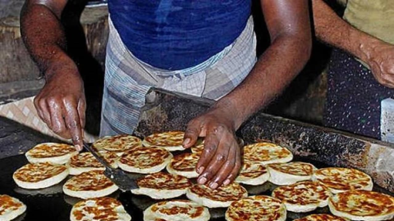 புகழ்பெற்ற ரஹ்மத் பார்டர் புரோட்டா கடையில் ஐ.டி. சோதனை...! விற்பனை முழுவதும் நிறுத்தம்...! புகழ்பெற்ற ரஹ்மத் பார்டர் புரோட்டா கடையில் ஐ.டி. சோதனை...! விற்பனை முழுவதும் நிறுத்தம்...!