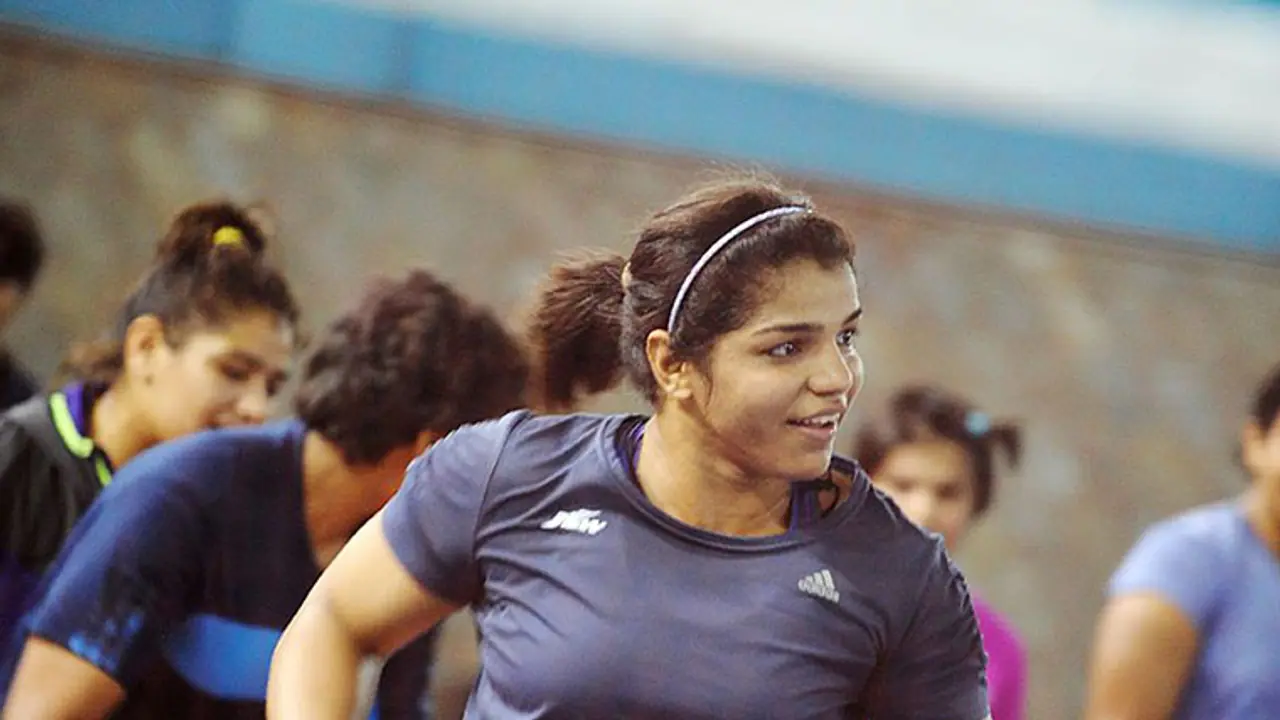 ಹೇಳದೆ ಕೇಳದೆ ಶಿಬಿರ ತೊರೆದ ಸಾಕ್ಷಿಗೆ ಕುಸ್ತಿ ಫೆಡರೇಷನ್ ಚಾಟಿ! ಹೇಳದೆ ಕೇಳದೆ ಶಿಬಿರ ತೊರೆದ ಸಾಕ್ಷಿಗೆ ಕುಸ್ತಿ ಫೆಡರೇಷನ್ ಚಾಟಿ!