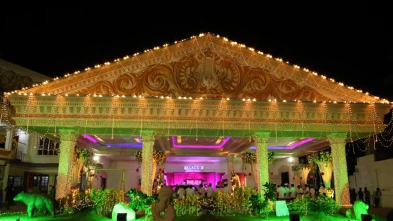 சென்னையில் கொடி கட்டி பறக்கும் திருமண மண்டபங்கள்...! டாப் 10 இதோ... சென்னையில் கொடி கட்டி பறக்கும் திருமண மண்டபங்கள்...! டாப் 10 இதோ...