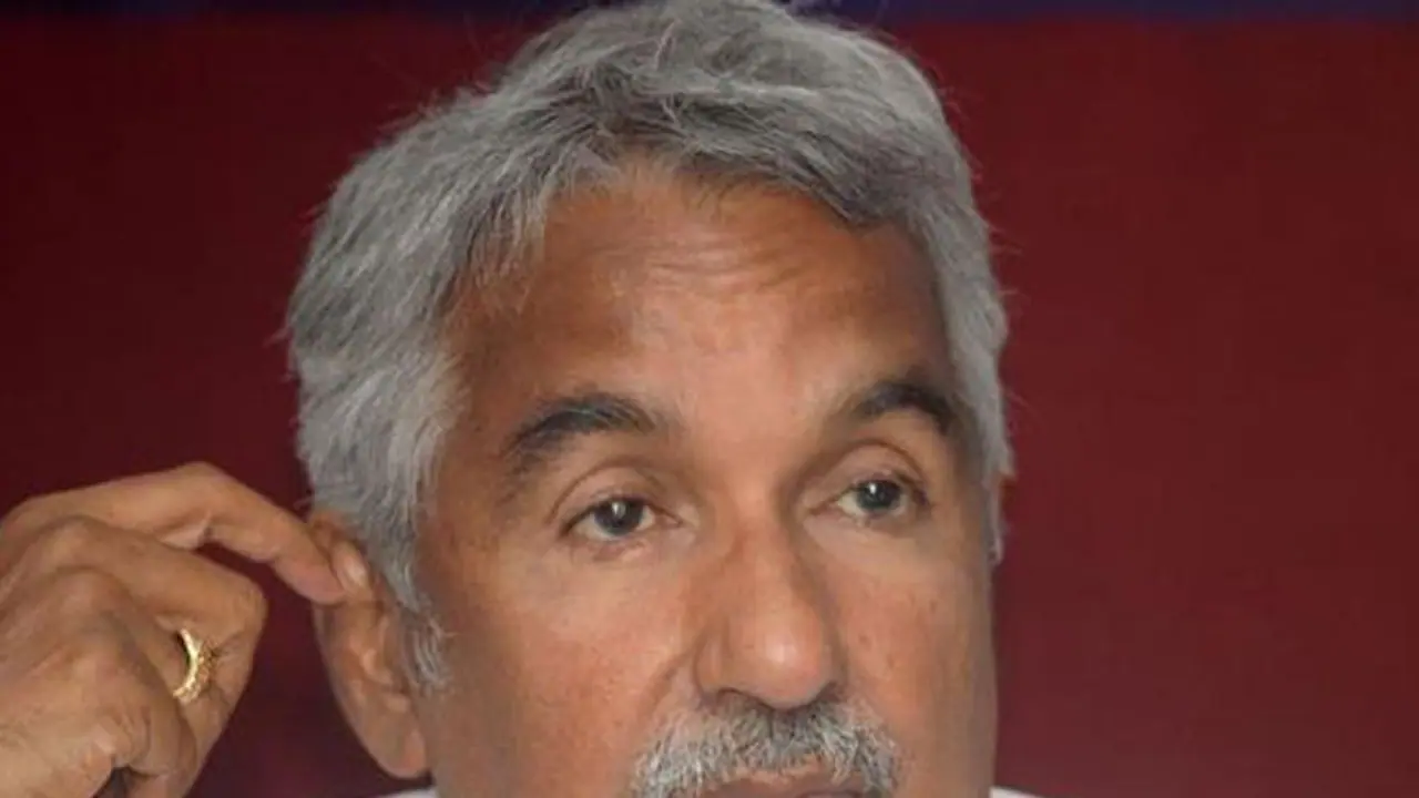 കെ പി അനിൽകുമാർ പാർട്ടി വിട്ടതിനെക്കുറിച്ച് പ്രതികരിക്കാതെ ഉമ്മൻചാണ്ടി