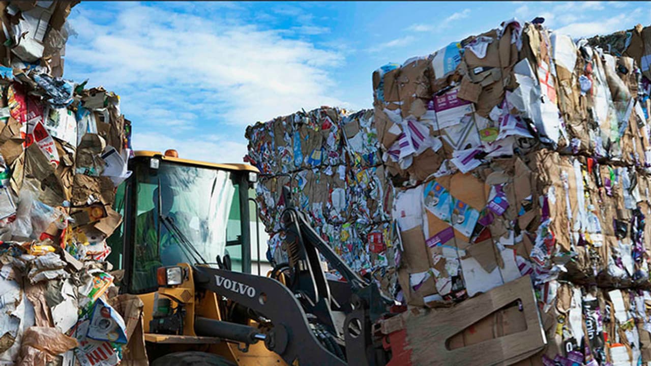 ಕಸವನ್ನು ಆಮದು ಮಾಡಿಕೊಳ್ಳುವ ರಾಷ್ಟ್ರವಿದೆ ಎಂದರೆ ನಂಬಲಾದೀತೆ? ಕಸವನ್ನು ಆಮದು ಮಾಡಿಕೊಳ್ಳುವ ರಾಷ್ಟ್ರವಿದೆ ಎಂದರೆ ನಂಬಲಾದೀತೆ?