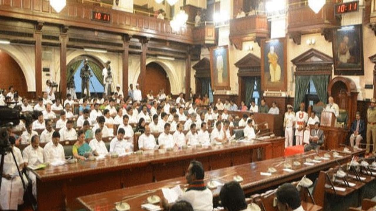 கொங்கு மண்டல அமைச்சர்களின் ஆதிக்கம்! கவுண்டர்களின் கோட்டையாகிப்போன சட்டப்பேரவை! கொங்கு மண்டல அமைச்சர்களின் ஆதிக்கம்! கவுண்டர்களின் கோட்டையாகிப்போன சட்டப்பேரவை!