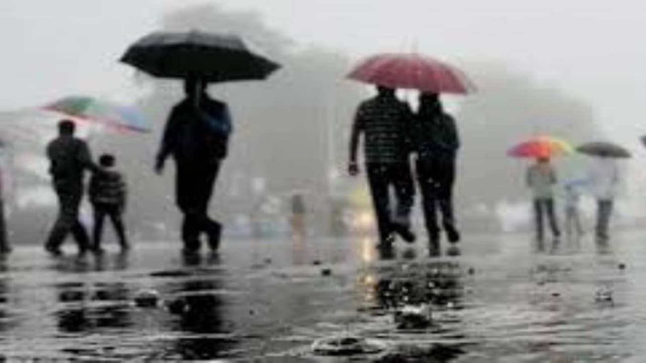 மார்ச் ஏமாத்திடுச்சு…ஆனால் ஏப்ரல் ஏமாற்றாது… கொட்டித் தீர்க்கப்போகுது கனமழை… மார்ச் ஏமாத்திடுச்சு…ஆனால் ஏப்ரல் ஏமாற்றாது… கொட்டித் தீர்க்கப்போகுது கனமழை…