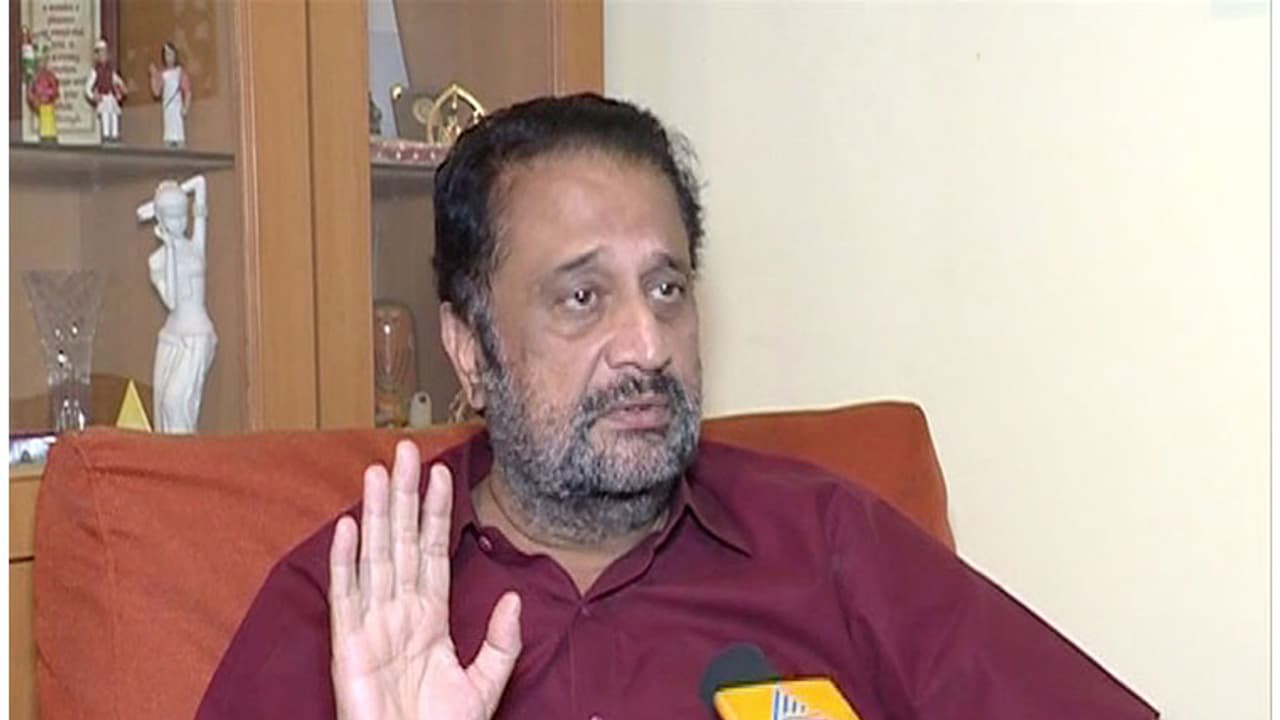 ശശികലയുടെ സ്ഥാനാര്ത്ഥിക്കെതിരെ നടന് മോഹന് ശശികലയുടെ സ്ഥാനാര്ത്ഥിക്കെതിരെ നടന് മോഹന്