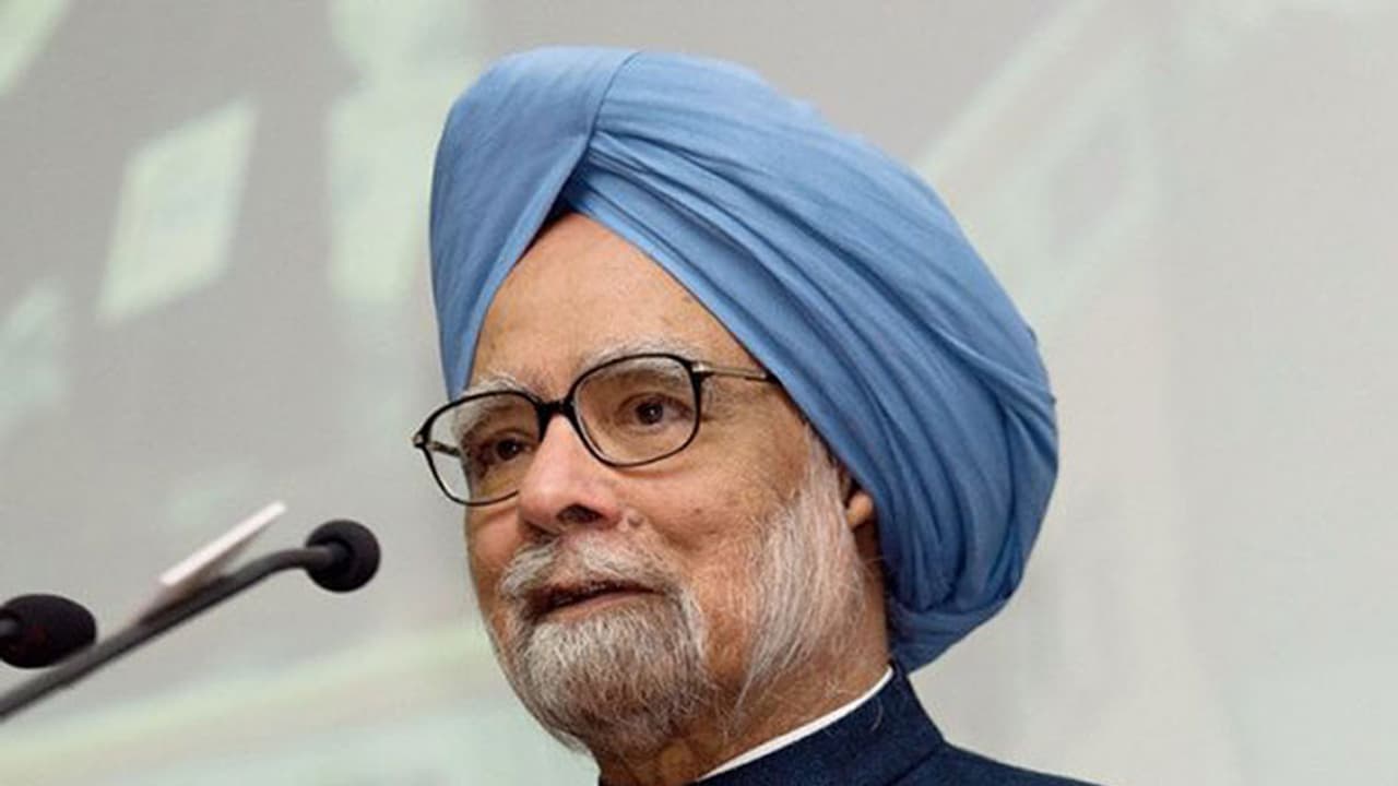 Manmohan Singh says Indian economy yet to recover from demonetisation