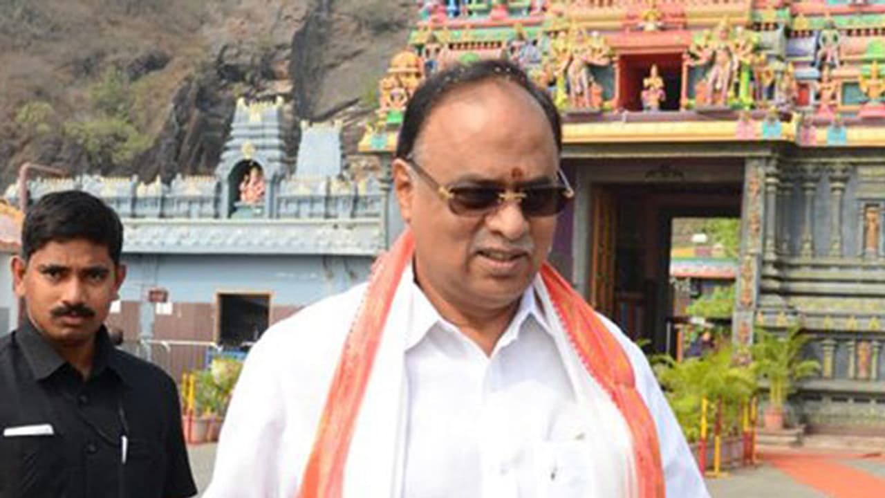 VPR: వేమిరెడ్డి ప్రభాకర్ రెడ్డి వైసీపీకి ఎందుకు రాజీనామా చేశారు? ఆయన అడుగులు ఎటువైపు? VPR: వేమిరెడ్డి ప్రభాకర్ రెడ్డి వైసీపీకి ఎందుకు రాజీనామా చేశారు? ఆయన అడుగులు ఎటువైపు?