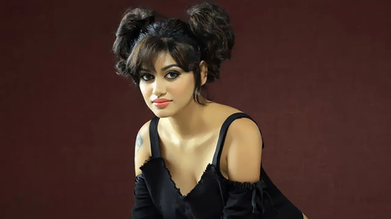 Oviya goes Nayanthara's way: This is what she charges for a new TV ad Oviya goes Nayanthara's way: This is what she charges for a new TV ad