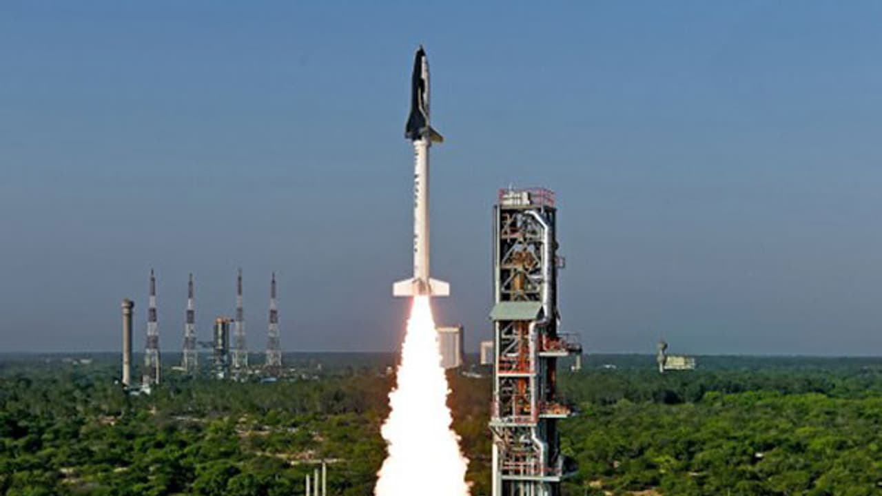 പുനരുപയോഗിക്കാനുന്ന ഇന്ത്യയുടെ സ്പേസ്ഷട്ടിൽ വിക്ഷേപണം വിജയകരം പുനരുപയോഗിക്കാനുന്ന ഇന്ത്യയുടെ സ്പേസ്ഷട്ടിൽ വിക്ഷേപണം വിജയകരം