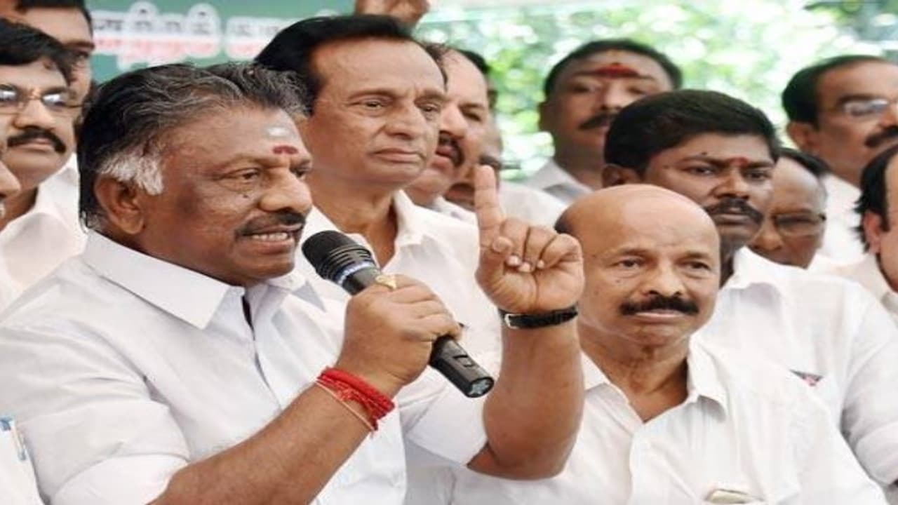 நாளை ஓ.பி.எஸ் முக்கிய அறிவிப்பு : என்ன சொல்ல போகிறார் தெரியுமா? நாளை ஓ.பி.எஸ் முக்கிய அறிவிப்பு : என்ன சொல்ல போகிறார் தெரியுமா?