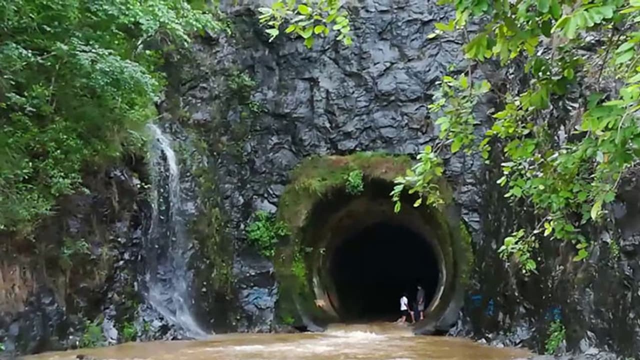 ഇടുക്കിയിൽ കനത്ത മഴ; പലയിടത്തും മണ്ണിടിച്ചിൽ, ജനങ്ങൾക്ക് ജാഗ്രതാ നിർദേശം ഇടുക്കിയിൽ കനത്ത മഴ; പലയിടത്തും മണ്ണിടിച്ചിൽ, ജനങ്ങൾക്ക് ജാഗ്രതാ നിർദേശം