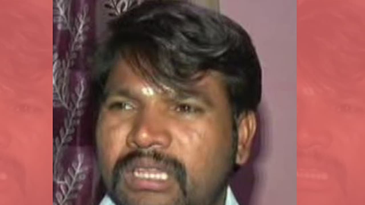 ಬಳ್ಳಾರಿಯಲ್ಲಿ ಅಕ್ರಮ ಬಯಲಿಗೆಳೆಯುವವರಿಗೆ ಉಳಿಗಾಲವಿಲ್ಲವಾ? ಸಾಮಾಜಿಕ ಕಾರ್ಯಕರ್ತ ಮಲ್ಲಿಕಾರ್ಜುನರಿಗೆ ಉಪಟಳ ಬಳ್ಳಾರಿಯಲ್ಲಿ ಅಕ್ರಮ ಬಯಲಿಗೆಳೆಯುವವರಿಗೆ ಉಳಿಗಾಲವಿಲ್ಲವಾ? ಸಾಮಾಜಿಕ ಕಾರ್ಯಕರ್ತ ಮಲ್ಲಿಕಾರ್ಜುನರಿಗೆ ಉಪಟಳ