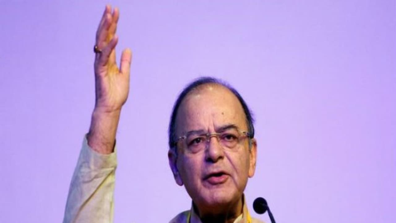 "தீவிரவாதிகள் எல்லோரும் காஷ்மீரை விட்டு ஓடத் தொடங்கியுள்ளனர்" மார்தட்டும் அருண் ஜெட்லி!! "தீவிரவாதிகள் எல்லோரும் காஷ்மீரை விட்டு ஓடத் தொடங்கியுள்ளனர்" மார்தட்டும் அருண் ஜெட்லி!!