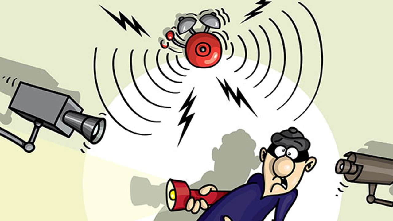 പട്ടാപ്പകല് ഇന്റര്നെറ്റ് കഫേയില് മോഷണം; കള്ളന് ക്യാമറയില് കുടുങ്ങി പട്ടാപ്പകല് ഇന്റര്നെറ്റ് കഫേയില് മോഷണം; കള്ളന് ക്യാമറയില് കുടുങ്ങി