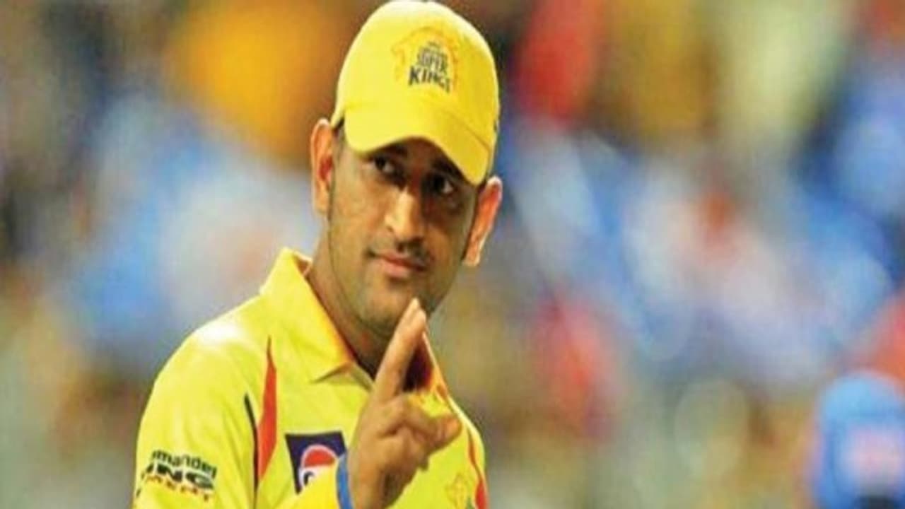 தோனி இப்படி ஆகிவிடக்கூடாது...! பிரதமராக வேண்டும்...! ஆசையை வெளிப்படுத்திய பிரபல தமிழ் இயக்குனர்...! தோனி இப்படி ஆகிவிடக்கூடாது...! பிரதமராக வேண்டும்...! ஆசையை வெளிப்படுத்திய பிரபல தமிழ் இயக்குனர்...!