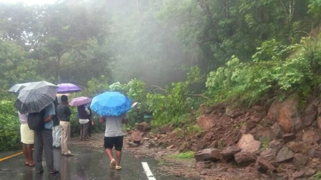 Heavy rains in Kerala claim 27 lives, state witnesses severe flood, landslide Heavy rains in Kerala claim 27 lives, state witnesses severe flood, landslide