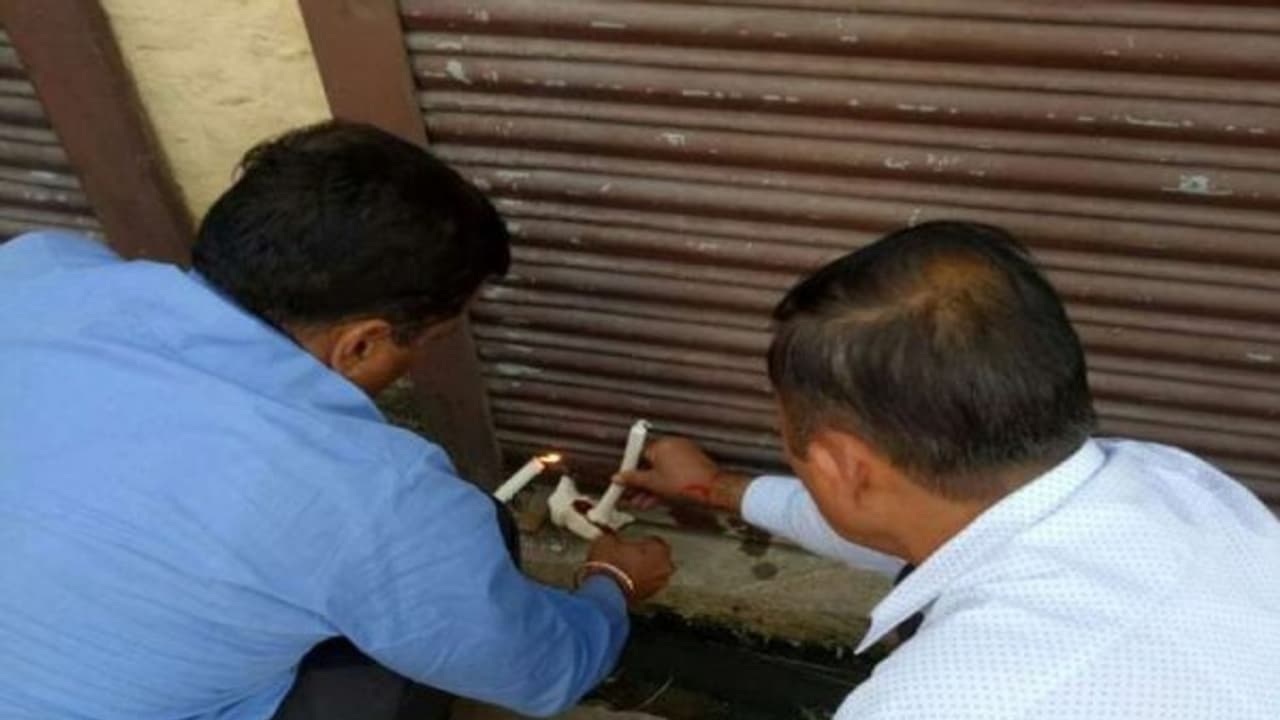 ராணிப்பேட்டை சிப்காட்டில் தனியார் ஷூ கம்பெனிக்கு சீல்... மாவட்ட ஆட்சியர் அதிரடி..! ராணிப்பேட்டை சிப்காட்டில் தனியார் ஷூ கம்பெனிக்கு சீல்... மாவட்ட ஆட்சியர் அதிரடி..!