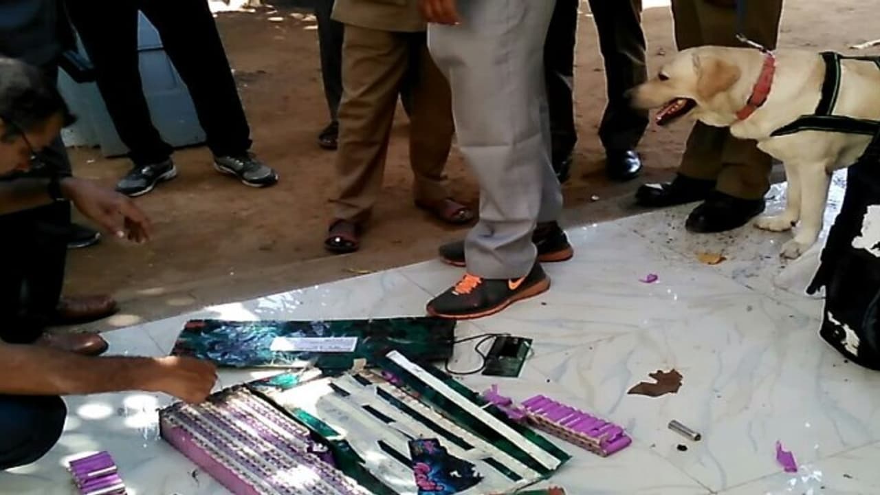 தண்டவாளத்தில் மர்மப் பை தாம்பரத்தில் வெடிகுண்டு பீதி