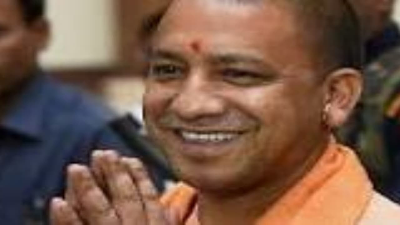 ஆதித்யநாத் போன்று ‘ஹேர் கட்’ மாணவர்களுக்கு சி.பி.எஸ்.சி. பள்ளியின் உத்தரவால் சர்ச்சை ஆதித்யநாத் போன்று ‘ஹேர் கட்’ மாணவர்களுக்கு சி.பி.எஸ்.சி. பள்ளியின் உத்தரவால் சர்ச்சை