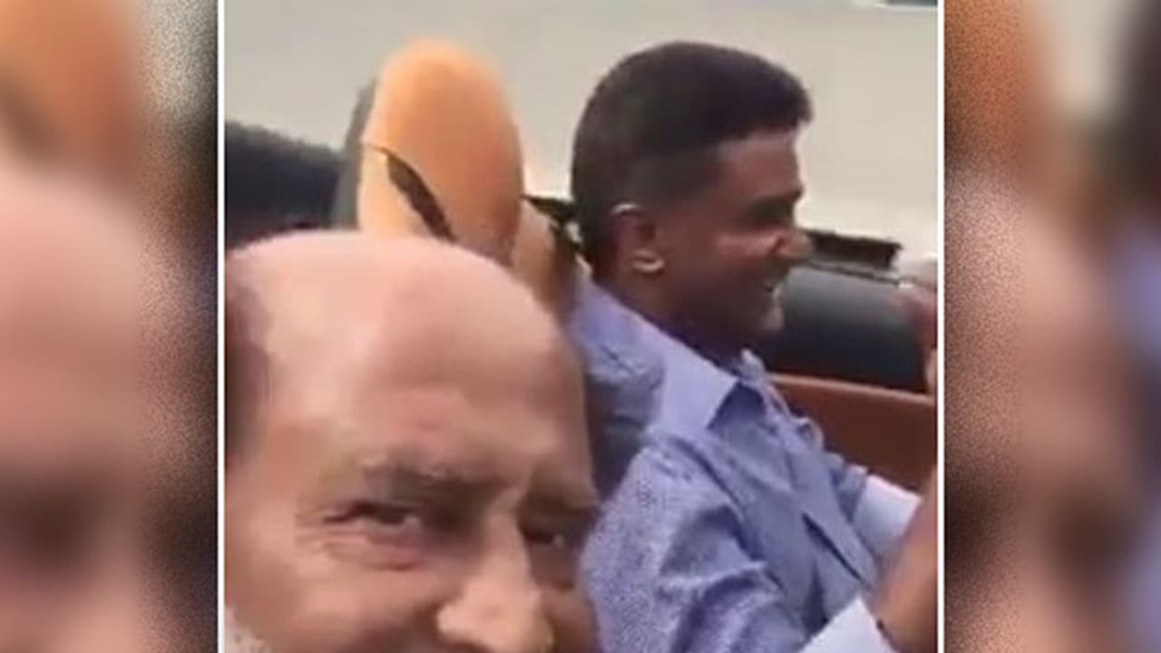 Kollywood: Rajini's selfie video in USA goes viral, causes outrage among netizens Kollywood: Rajini's selfie video in USA goes viral, causes outrage among netizens