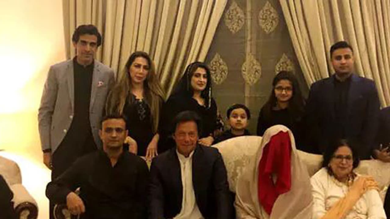 65 ವರ್ಷದ ಇಮ್ರಾನ್ ಮತ್ತೆ ತಂದೆಯಾಗಲಿದ್ದಾರಾ ? 65 ವರ್ಷದ ಇಮ್ರಾನ್ ಮತ್ತೆ ತಂದೆಯಾಗಲಿದ್ದಾರಾ ?