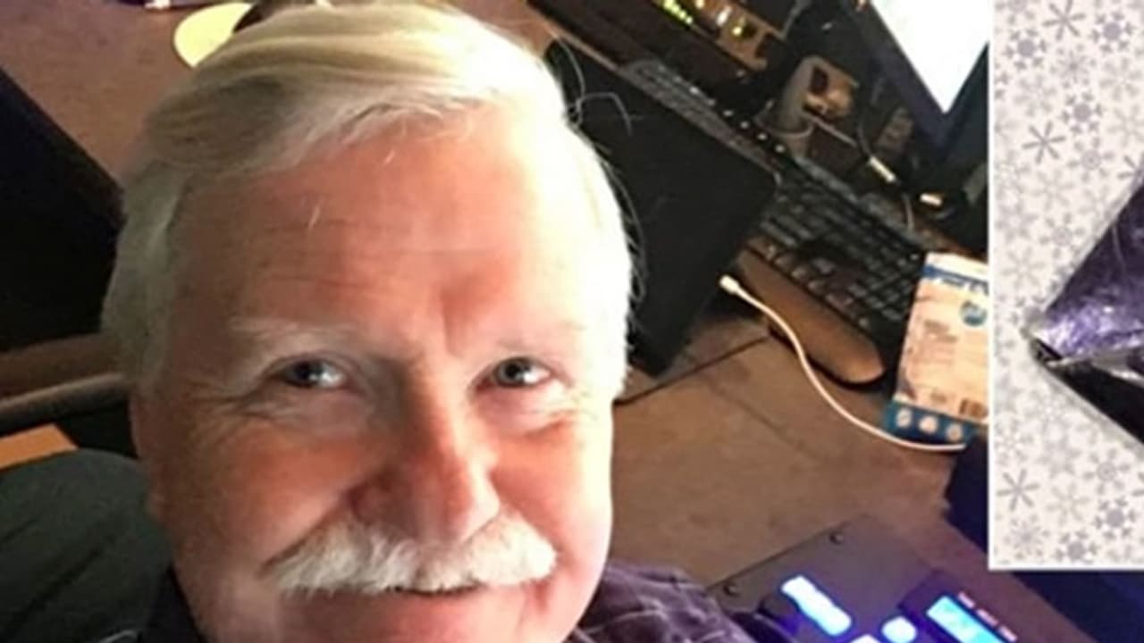 47 വ​ർ​ഷ​ങ്ങ​ൾ കാമുകിയുടെ സമ്മാനം അയാള്‍ ഇതുവരെ തുറന്ന് നോക്കിയില്ല.!