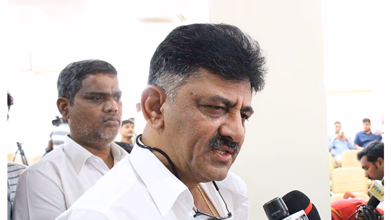 ഡി കെ ശിവകുമാറിന് വീണ്ടും കുരുക്കിട്ട് ഇഡി; ജോഡോ യാത്രക്കിടെ ഹാജരാകാന്‍ നോട്ടീസ്