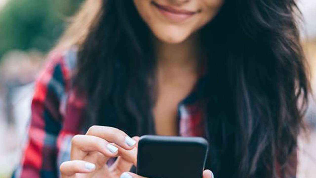 കൗമാരക്കാര്ക്കിടയിലെ സ്മാര്ട്ട് ഫോണ് ഉപയോഗം അമിതമായാല്... കൗമാരക്കാര്ക്കിടയിലെ സ്മാര്ട്ട് ഫോണ് ഉപയോഗം അമിതമായാല്...