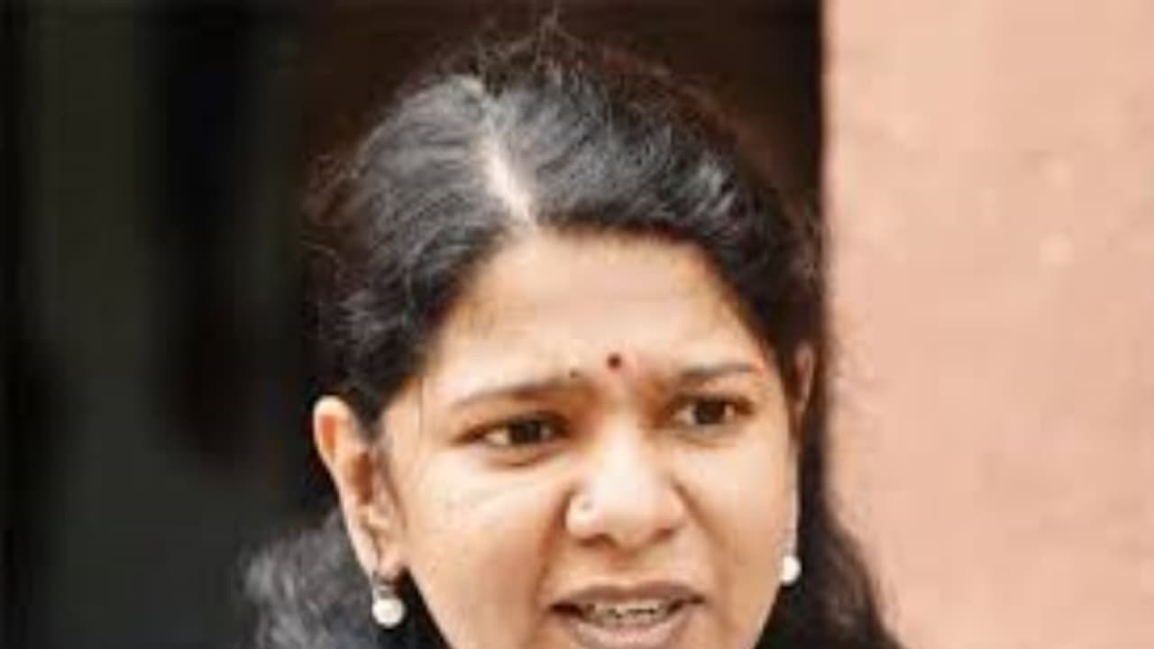 கருணாநிதி குறித்த வதந்திகளை நம்பாதீர்! எம்.பி. கனிமொழி கருணாநிதி குறித்த வதந்திகளை நம்பாதீர்! எம்.பி. கனிமொழி