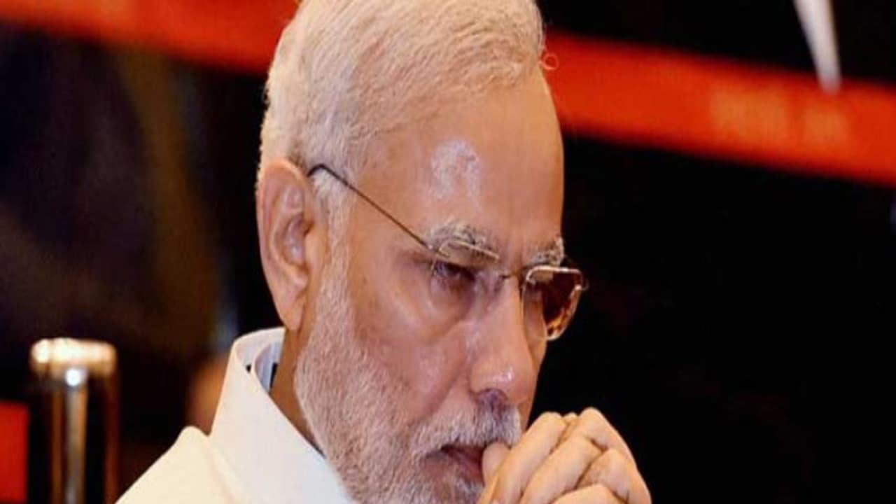 மத்திய அரசின் முகமூடி கிழிந்து தொங்குகிறது!! குழி தோண்டி புதைக்கப்பட்ட கூட்டாட்சி தத்துவம் மத்திய அரசின் முகமூடி கிழிந்து தொங்குகிறது!! குழி தோண்டி புதைக்கப்பட்ட கூட்டாட்சி தத்துவம்