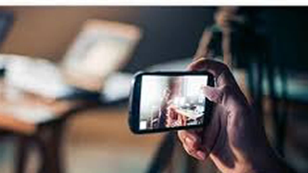 ఉమెన్స్ హాస్టల్లో ఈ యువకుడు ఏం చేశాడంటే ఉమెన్స్ హాస్టల్లో ఈ యువకుడు ఏం చేశాడంటే