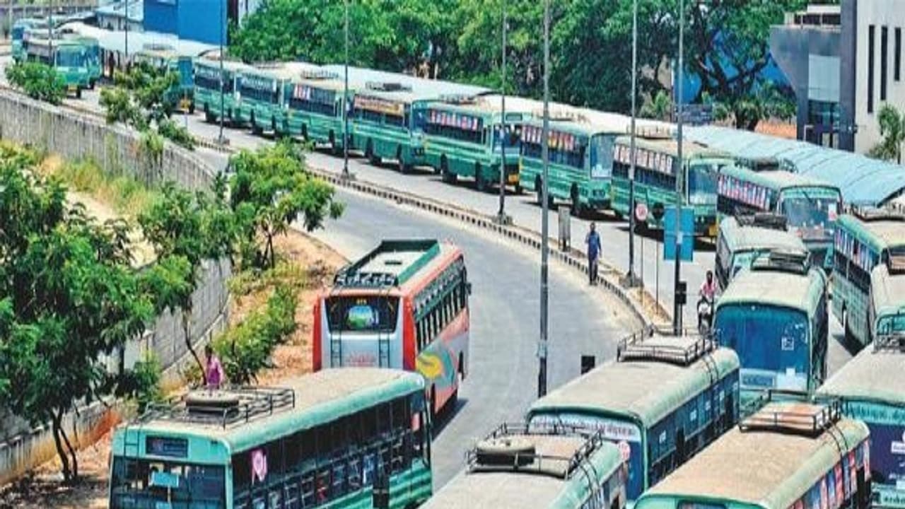 சென்னை திருவண்ணாமலைக்கு 314 தீபாவளி சிறப்புப் பேருந்துகள் இயக்கம்; எந்தவித சிரமுமின்றி ஊருக்கு போகலாம்… சென்னை திருவண்ணாமலைக்கு 314 தீபாவளி சிறப்புப் பேருந்துகள் இயக்கம்; எந்தவித சிரமுமின்றி ஊருக்கு போகலாம்…