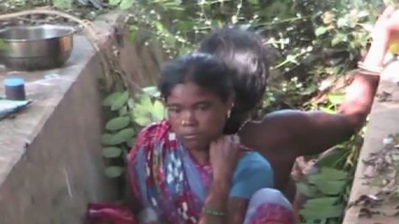 ആശുപത്രിയില് പ്രവേശനം നിഷേധിക്കപ്പെട്ട യുവതി ഓടയില് പ്രസവിച്ചു ആശുപത്രിയില് പ്രവേശനം നിഷേധിക്കപ്പെട്ട യുവതി ഓടയില് പ്രസവിച്ചു