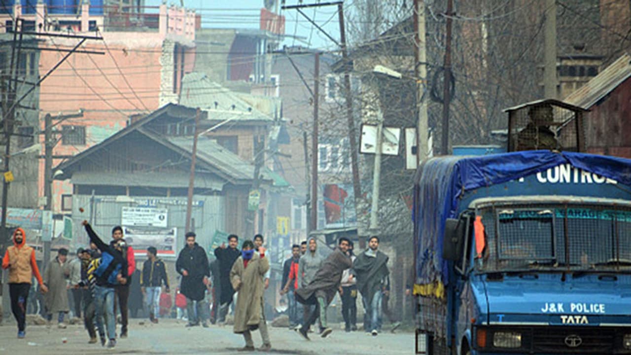 Kashmir finds a voice in Army Commander Hooda Kashmir finds a voice in Army Commander Hooda