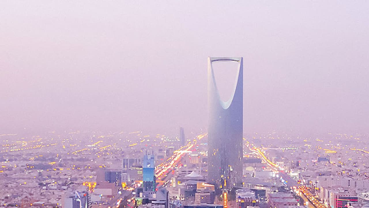 സൗദിയിലെ ട്രാഫിക്ക് നിയമങ്ങള് കര്ശ്ശനമാകുന്നു സൗദിയിലെ ട്രാഫിക്ക് നിയമങ്ങള് കര്ശ്ശനമാകുന്നു