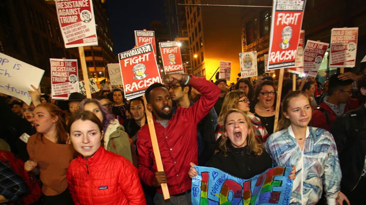 ಟ್ರಂಪ್ ಗೆಲುವು ವಿರೋಧಿಸಿ ಅಮೆರಿಕದಾದ್ಯಂತ ಭುಗಿಲೆದ್ದ ಪ್ರತಿಭಟನೆ ಟ್ರಂಪ್ ಗೆಲುವು ವಿರೋಧಿಸಿ ಅಮೆರಿಕದಾದ್ಯಂತ ಭುಗಿಲೆದ್ದ ಪ್ರತಿಭಟನೆ