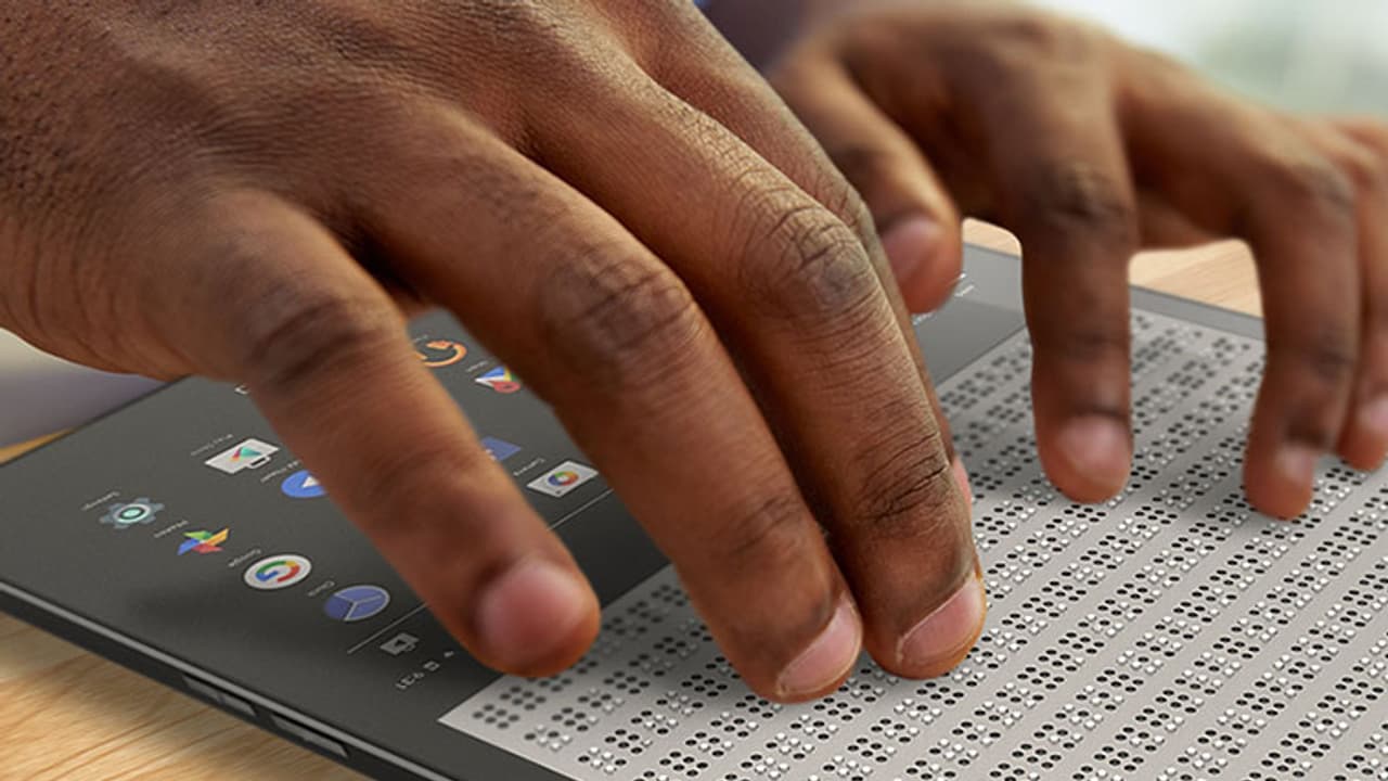 കാണുന്നുണ്ടോ, കാഴ്ചയറ്റ ഈ മനുഷ്യരുടെ ലോകം?