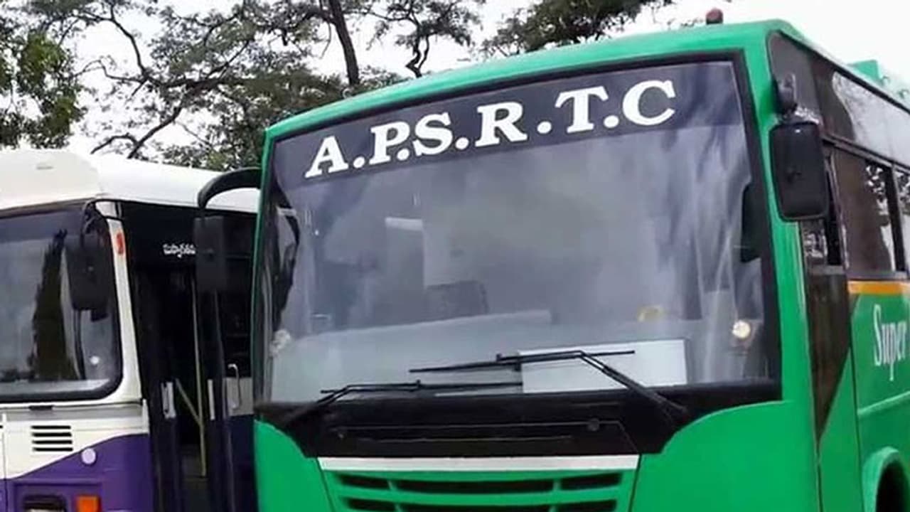 కరోనా దెబ్బ: 4నెలల్లో ఏపీఎస్ఆర్టీసీకి రూ. 5 వేల కోట్ల నష్టం కరోనా దెబ్బ: 4నెలల్లో ఏపీఎస్ఆర్టీసీకి రూ. 5 వేల కోట్ల నష్టం