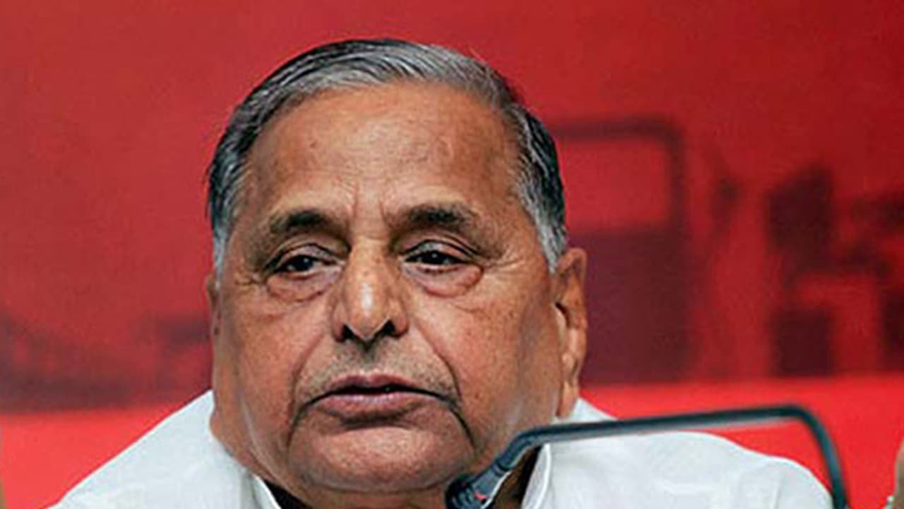 ఏపీ డిమాండ్లు నెరవేర్చాలి: ములాయం ఏపీ డిమాండ్లు నెరవేర్చాలి: ములాయం