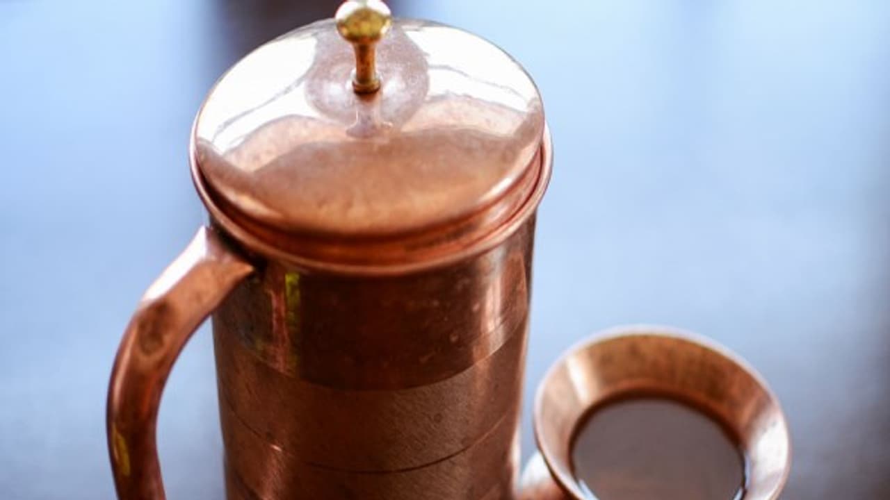 உங்களுக்குத் தெரியுமா? நல்ல இரத்த அணுக்களை அதிகமாக உற்பத்தி செய்யும் சக்தி செம்புக்கு உண்டு… உங்களுக்குத் தெரியுமா? நல்ல இரத்த அணுக்களை அதிகமாக உற்பத்தி செய்யும் சக்தி செம்புக்கு உண்டு…