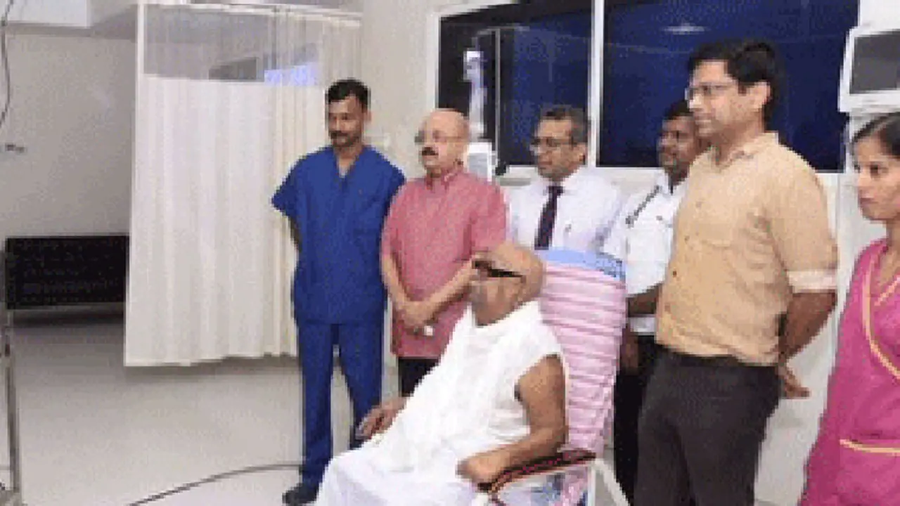 DMK chief Karunanidhi admitted to Kauvery Hospital DMK chief Karunanidhi admitted to Kauvery Hospital