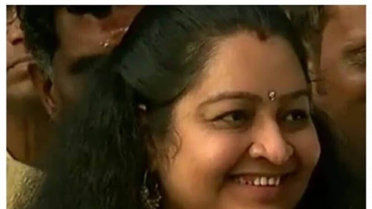 பொய் புகார் கொடுத்து போலீஸில் சிக்கிய பேபிமா? நாற்காலி உடைத்து நாடகமாடியதை மாட்டிவிட்ட சிசிடிவி! பொய் புகார் கொடுத்து போலீஸில் சிக்கிய பேபிமா? நாற்காலி உடைத்து நாடகமாடியதை மாட்டிவிட்ட சிசிடிவி!