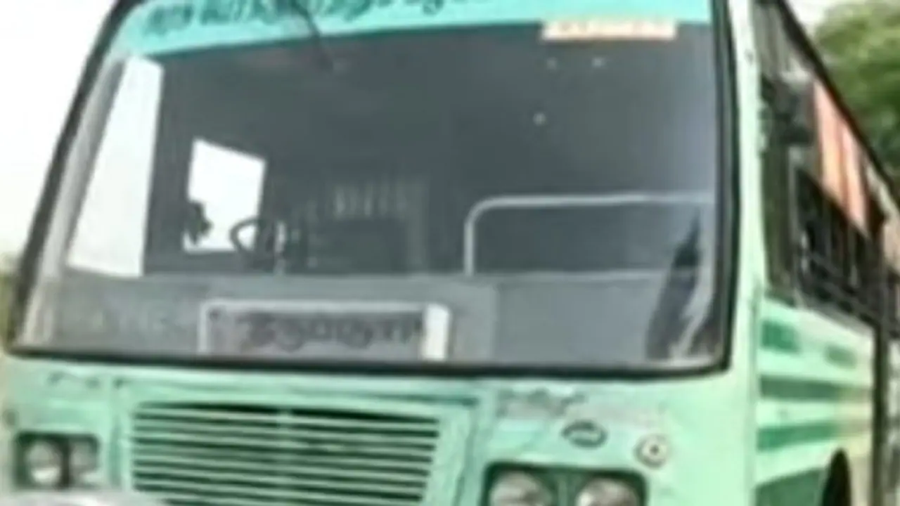 தற்காலிக ஓட்டுனரால் வந்த விபரீதம் – அரசு பேருந்து மோதி பெண் ஒருவர் பலி... தற்காலிக ஓட்டுனரால் வந்த விபரீதம் – அரசு பேருந்து மோதி பெண் ஒருவர் பலி...