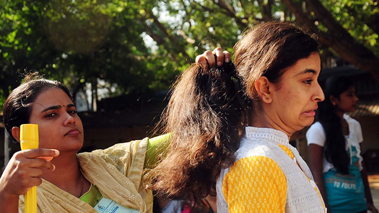 ತಿಳಿ ಬಣ್ಣದ ಬಟ್ಟೆ ಧರಿಸಿ: ನೀಟ್ಗೆ ವಸ್ತ್ರ ಸಂಹಿತೆ ತಿಳಿ ಬಣ್ಣದ ಬಟ್ಟೆ ಧರಿಸಿ: ನೀಟ್ಗೆ ವಸ್ತ್ರ ಸಂಹಿತೆ