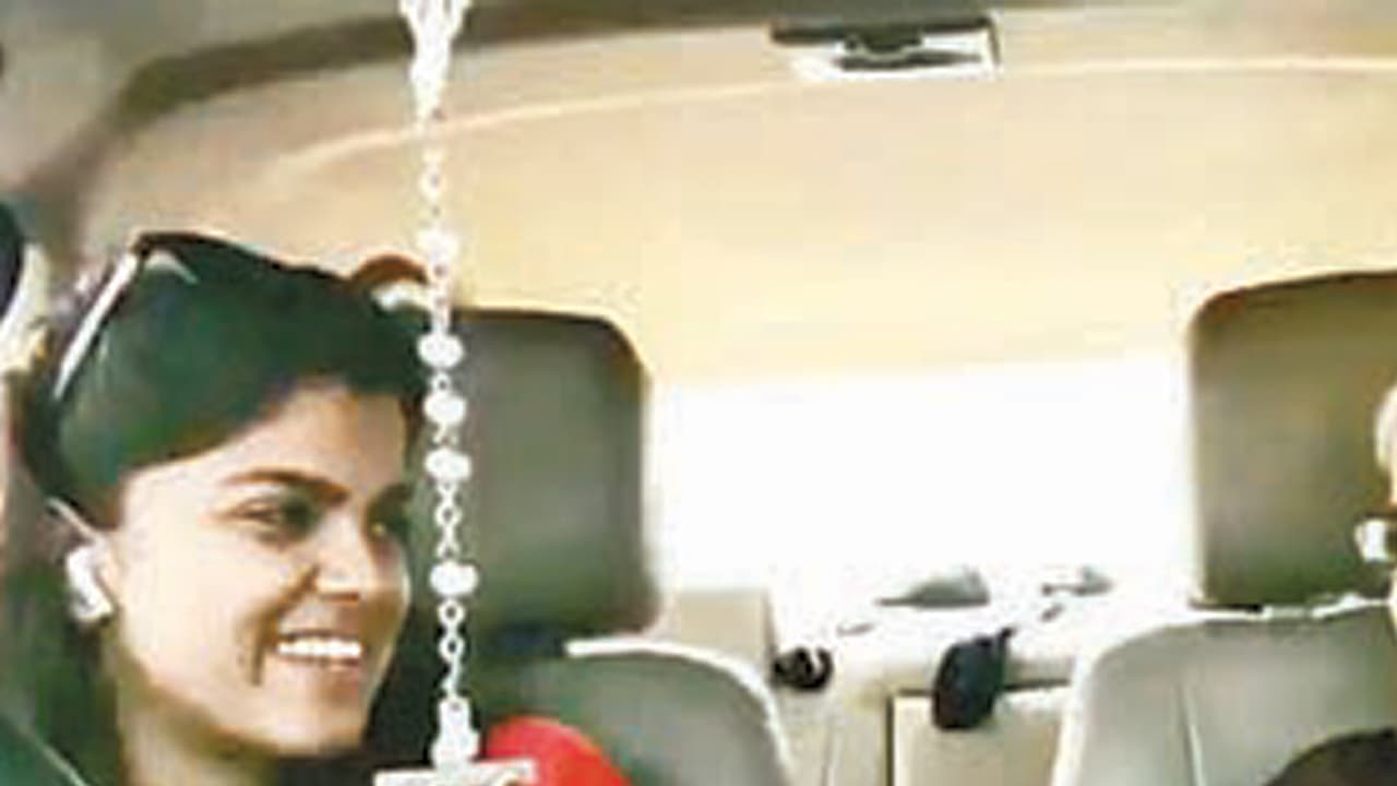 78 ವರ್ಷದ ಅಜ್ಜಿ ಜೊತೆ 1000 ಕಿಮೀ ರೋಡ್ ಟ್ರಿಪ್ ಮಾಡಿದ ಮೊಮ್ಮಗಳು 78 ವರ್ಷದ ಅಜ್ಜಿ ಜೊತೆ 1000 ಕಿಮೀ ರೋಡ್ ಟ್ರಿಪ್ ಮಾಡಿದ ಮೊಮ್ಮಗಳು